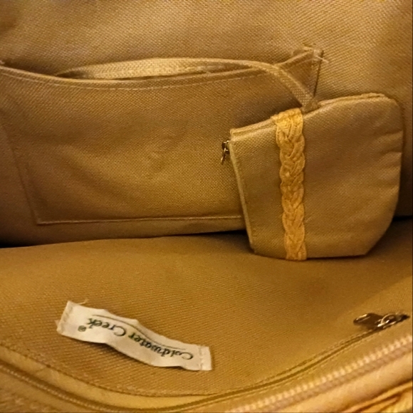 Coldwater Creek Handbags - Coldwater Creek Natural Vegan Handbag 👜New!👛With Attached Coin Purse Gift. 🎁